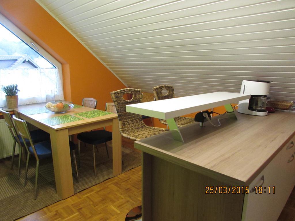 Eifel-Landhaus Ferienwohnungen "Em Gardestueffje" 멕헤르니흐 객실 사진