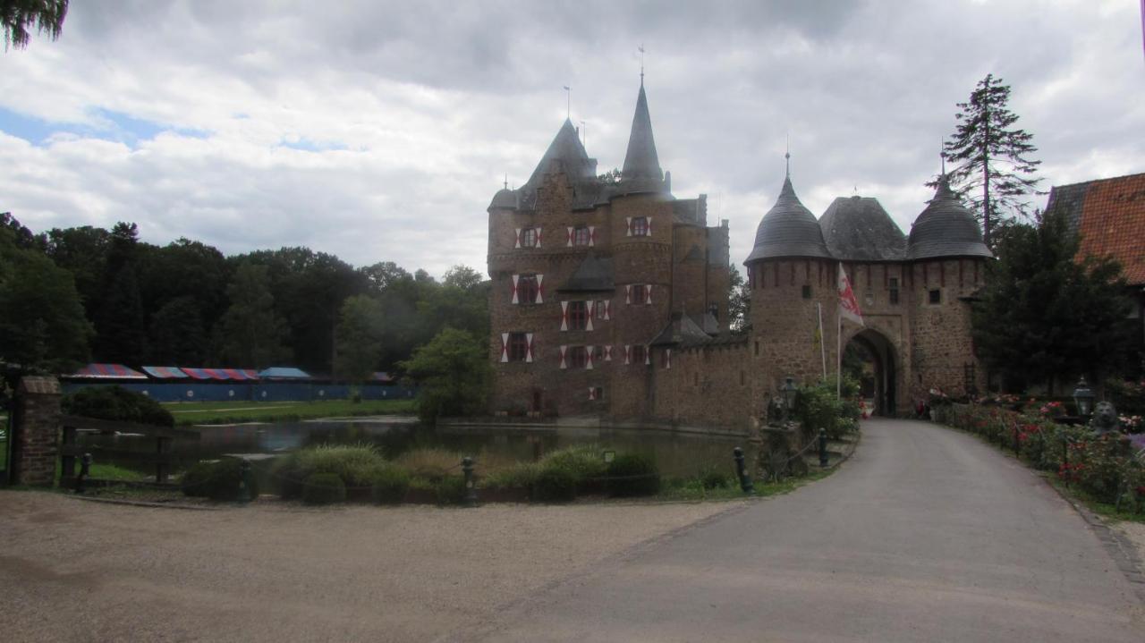 Eifel-Landhaus Ferienwohnungen "Em Gardestueffje" 멕헤르니흐 외부 사진